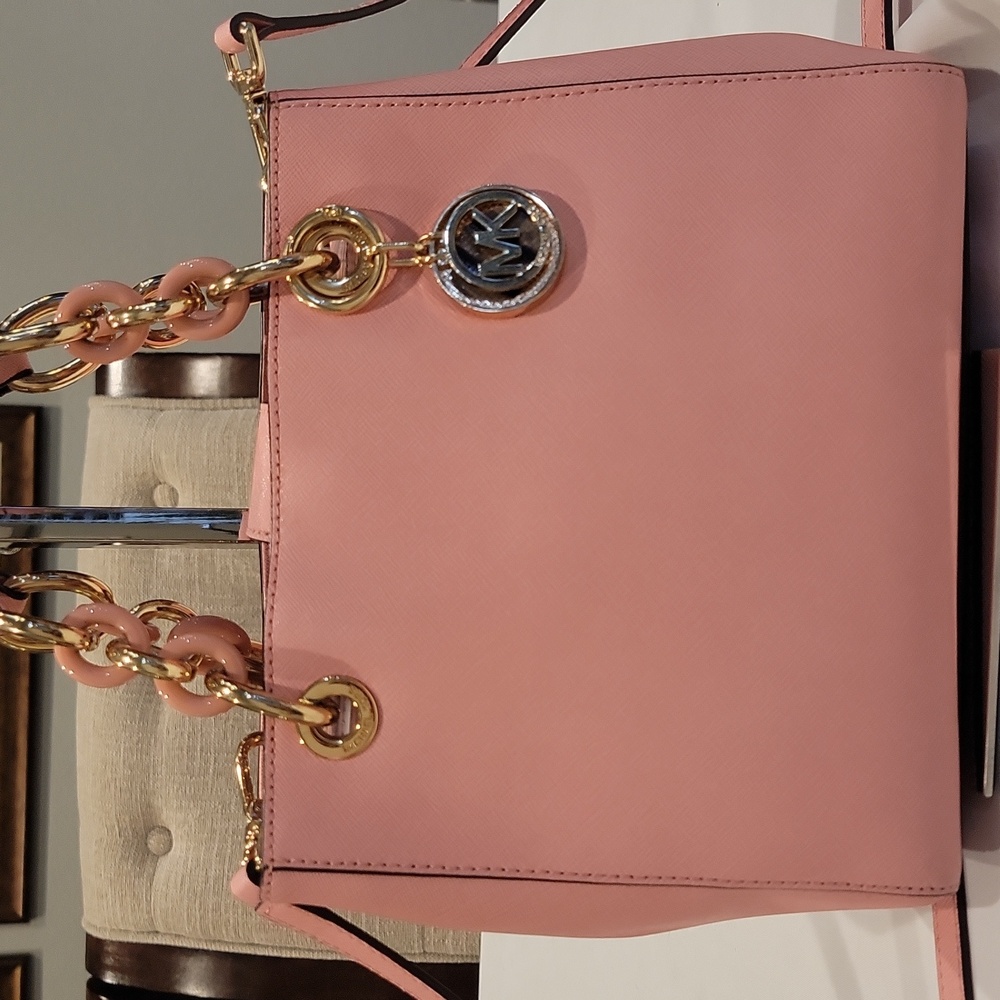 New and Authentic  Michael Kors bag - Picture 5 of 14